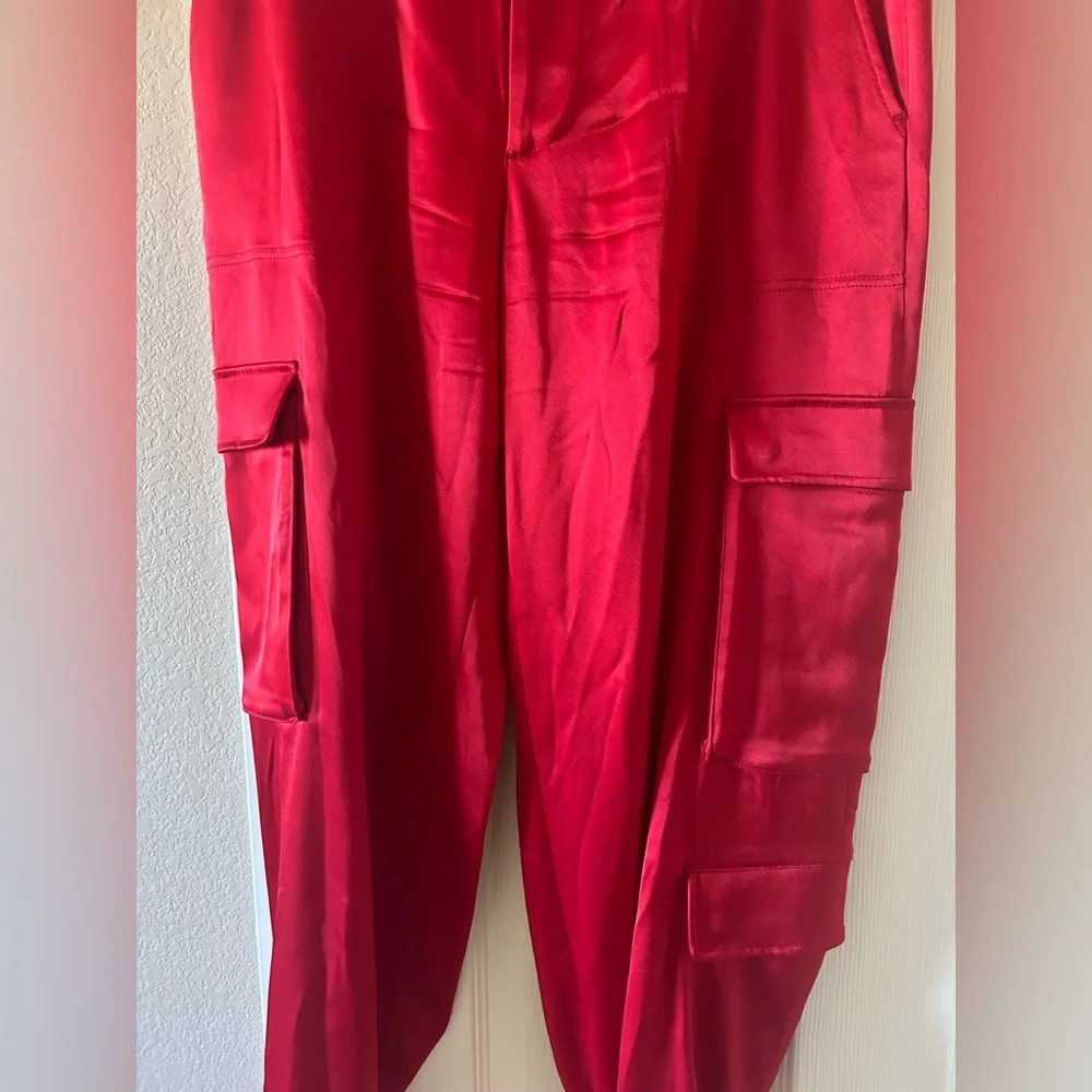 Alice + Olivia Red Cropped Cargo Trousers